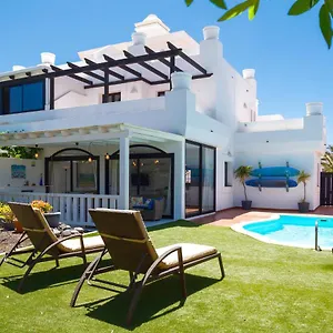 https://villa-simba.in-canary-islands.com